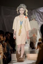 アートイベントでリトゥンアフターワーズが2010-2011年秋冬コレクションを発表｜写真20