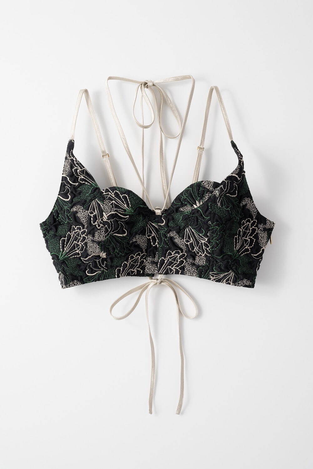 ミューラル“鉱石のきらめき”を表現したティアードドレスなど、渋谷パルコでは試着会を開催｜写真60