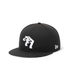 お笑い芸人・ダウンタウン×ニューエラのコラボキャップ、カタカナ頭文字の特別ロゴ刺繍｜写真3