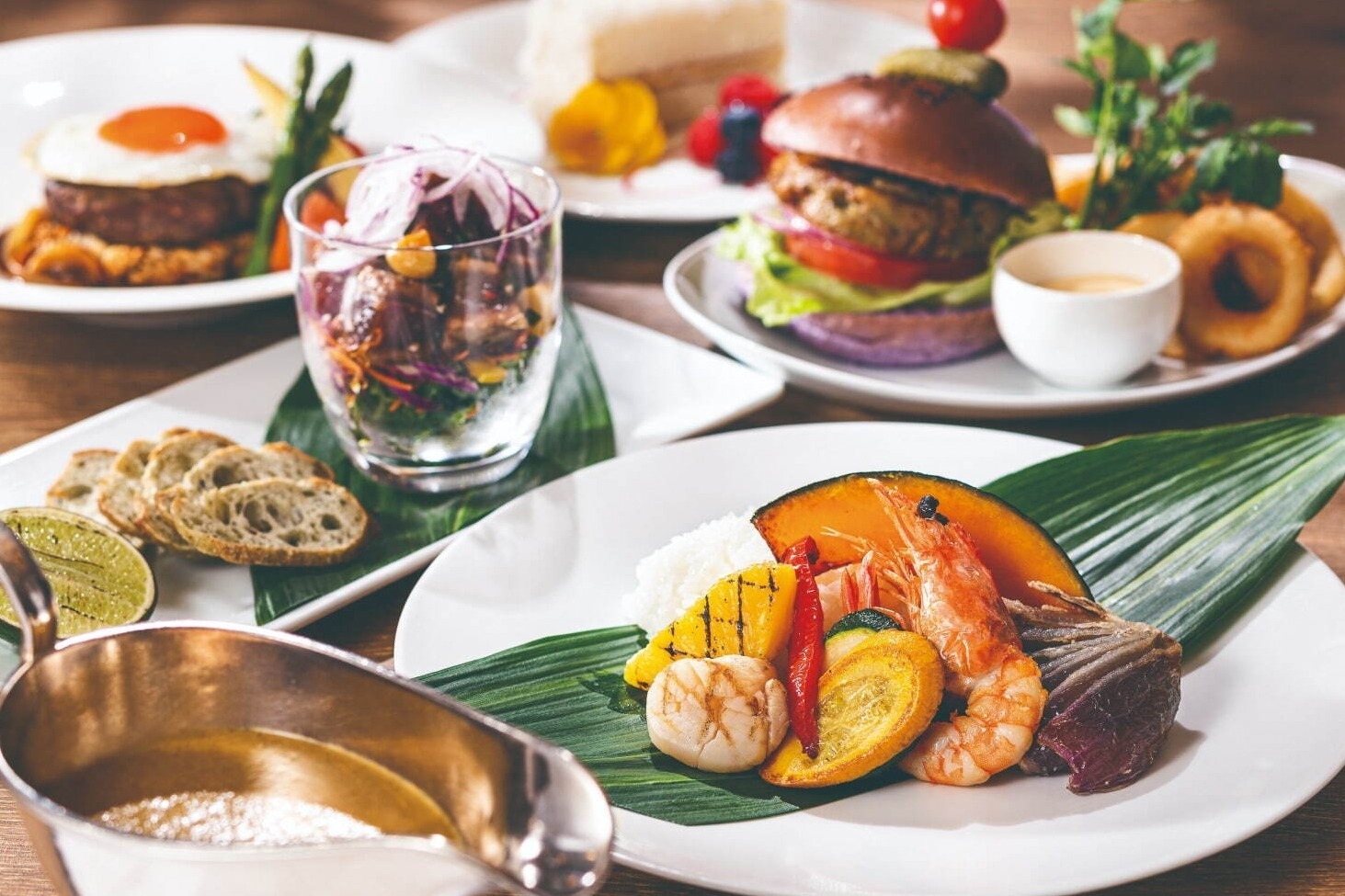 ハワイ｜帝国ホテル 大阪のハワイアンメニュー、ハワイの名門ホテル「ハレクラニ」のロコモコやパンケーキ