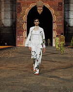 ディオール 2023年フォールコレクション - インドの伝統工芸とともに、本質的な技巧の追求｜写真29