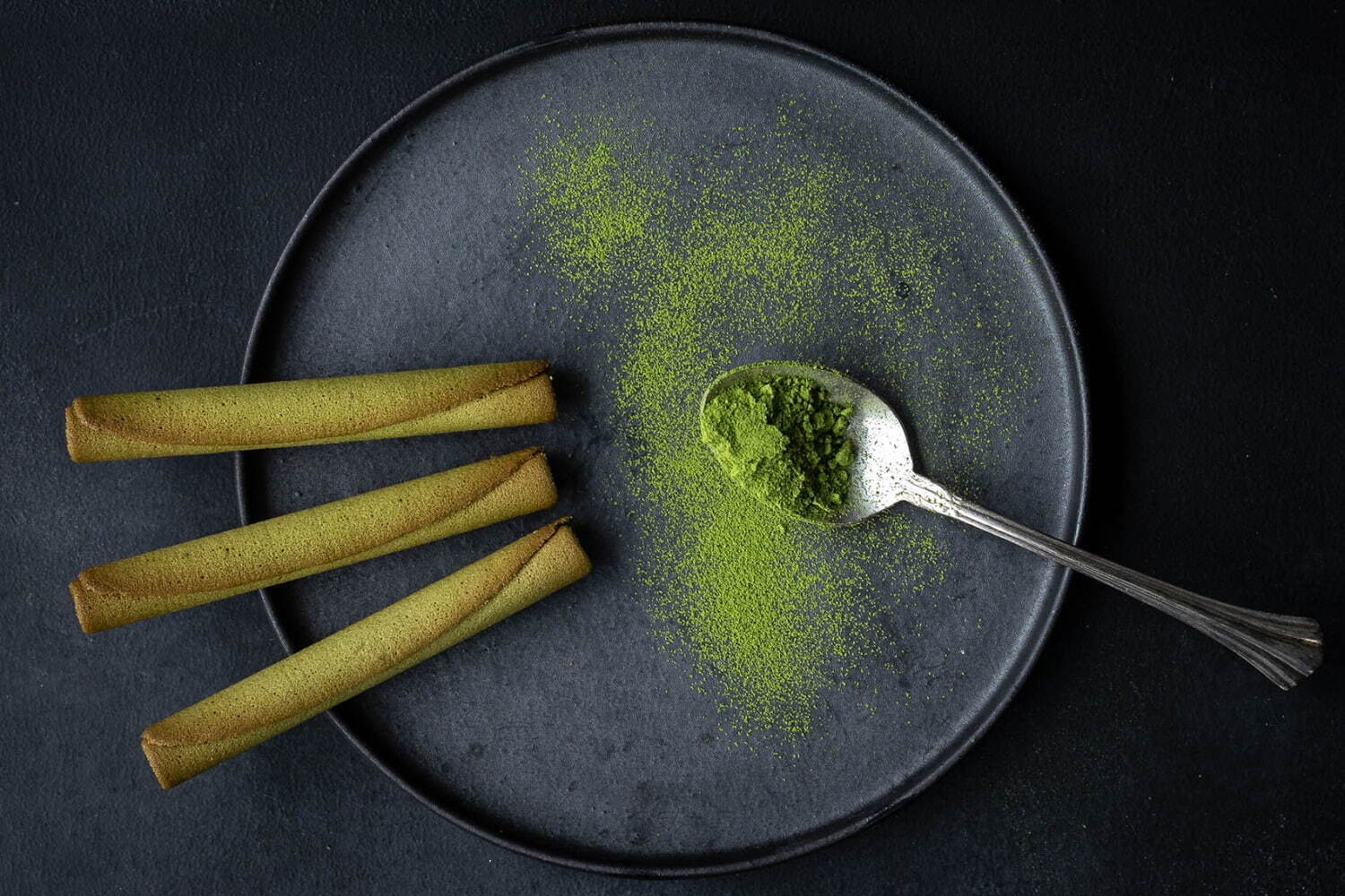 本屋(書店)｜「ヨックモック書店 in 文喫」約3万冊の書籍に囲まれながら「シガール オゥ マッチャ」を味わう