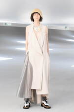 ヒロコ コシノ 2024年春夏コレクション、“重ねて楽しむ”大人のコラージュ｜写真6