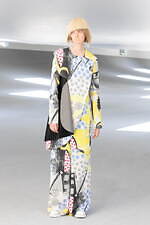 ヒロコ コシノ 2024年春夏コレクション、“重ねて楽しむ”大人のコラージュ｜写真15