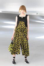 ヒロコ コシノ 2024年春夏コレクション、“重ねて楽しむ”大人のコラージュ｜写真16