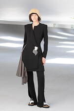 ヒロコ コシノ 2024年春夏コレクション、“重ねて楽しむ”大人のコラージュ｜写真21