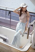 スナイデル23年夏新作、レディライクなフリル袖ニットや“フィッシュテール”のスカートなど｜写真1