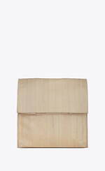 サンローラン“テイクアウト袋”着想のメンズ新作バッグ、カサンドラロゴ入りブラックやメタルシルバー｜写真9