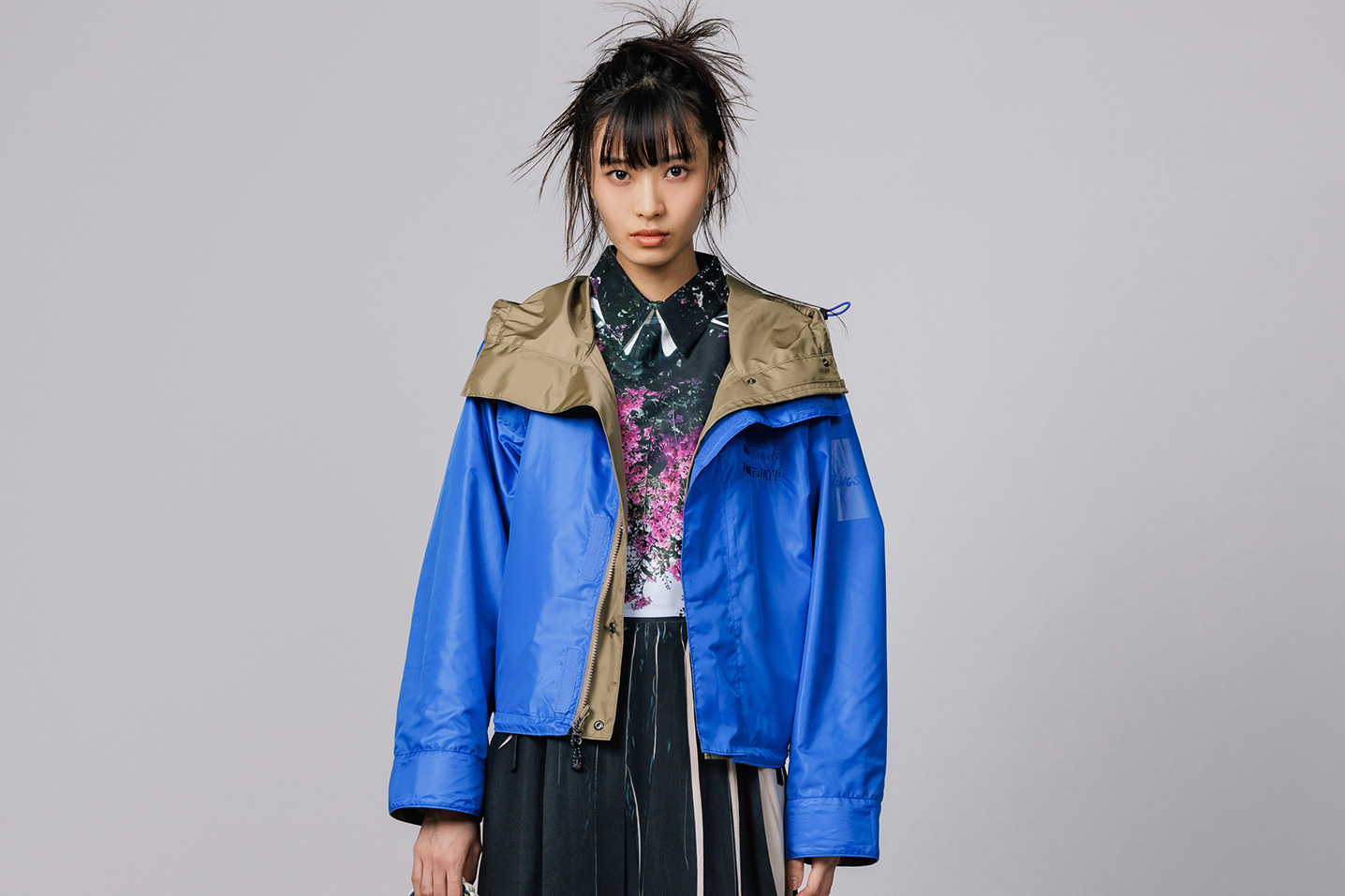 ノントーキョー×ワイルドシングスの“リバーシブル”マウンテンパーカ、防水ナイロンのユニセックス仕様