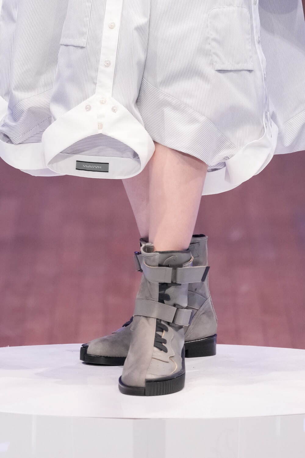 ハザマ 2023-24年秋冬<span>コレクション</span> - 写真11