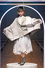 ハザマ 2023 プライマリー コレクション - “未知の未知”見知らぬ旅路の果てへ｜写真10