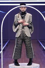 ハザマ 2023 プライマリー コレクション - “未知の未知”見知らぬ旅路の果てへ｜写真23