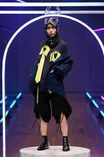 ハザマ 2023 プライマリー コレクション - “未知の未知”見知らぬ旅路の果てへ｜写真28