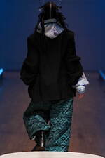 ハザマ 2023 プライマリー コレクション - “未知の未知”見知らぬ旅路の果てへ｜写真31