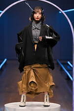 ハザマ 2023 プライマリー コレクション - “未知の未知”見知らぬ旅路の果てへ｜写真32