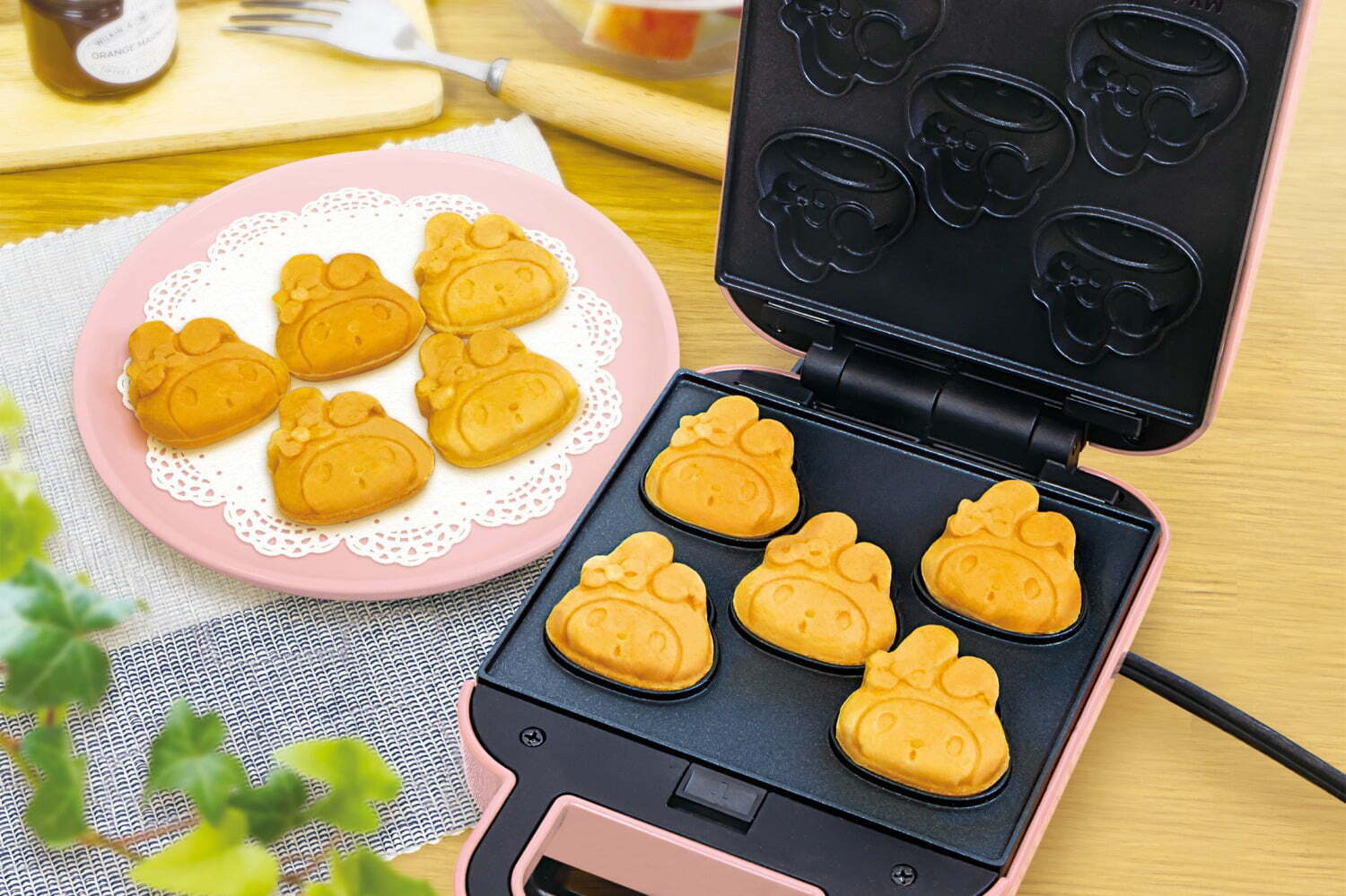 シナモン、クロミ、ポムポムのベビーカステラメーカー 付け替えプレート3種セット シナモンの形に焼けるカステラメーカー。ポムポムプリンや