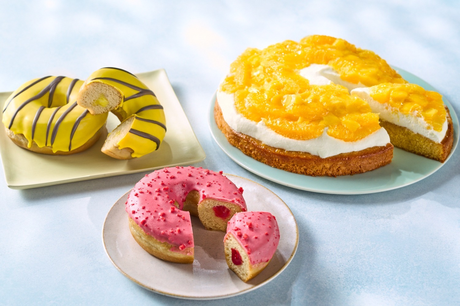 シフォンケーキ｜スターバックス23年夏新作スイーツ、オレンジ×マンゴーの爽やかタルトや色鮮やかな苺ドーナツ