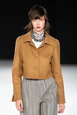 ジュン アシダ 2023-24年秋冬コレクション - 水面のように、煌めきを湛えて｜写真4