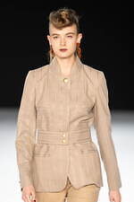 ジュン アシダ 2023-24年秋冬コレクション - 水面のように、煌めきを湛えて｜写真8