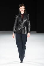 ジュン アシダ 2023-24年秋冬コレクション - 水面のように、煌めきを湛えて｜写真18