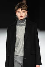 ジュン アシダ 2023-24年秋冬コレクション - 水面のように、煌めきを湛えて｜写真39