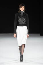 ジュン アシダ 2023-24年秋冬コレクション - 水面のように、煌めきを湛えて｜写真40