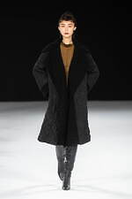 ジュン アシダ 2023-24年秋冬コレクション - 水面のように、煌めきを湛えて｜写真46