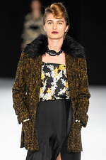 ジュン アシダ 2023-24年秋冬コレクション - 水面のように、煌めきを湛えて｜写真49