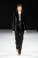 ジュン アシダ 2023-24年秋冬コレクション - 水面のように、煌めきを湛えて｜写真62