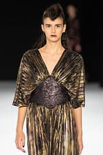 ジュン アシダ 2023-24年秋冬コレクション - 水面のように、煌めきを湛えて｜写真69