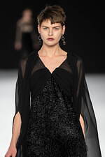 ジュン アシダ 2023-24年秋冬コレクション - 水面のように、煌めきを湛えて｜写真74