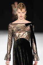 ジュン アシダ 2023-24年秋冬コレクション - 水面のように、煌めきを湛えて｜写真76