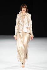 ジュン アシダ 2023-24年秋冬コレクション - 水面のように、煌めきを湛えて｜写真79