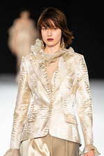 ジュン アシダ 2023-24年秋冬コレクション - 水面のように、煌めきを湛えて｜写真80