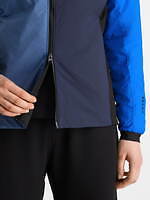 アークテリクスのビームス別注ジャケット、日本の伝統“ぼろ”着想の藍色カラーブロックで｜写真38