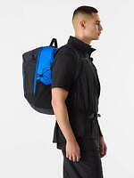 アークテリクスのビームス別注ジャケット、日本の伝統“ぼろ”着想の藍色カラーブロックで｜写真47