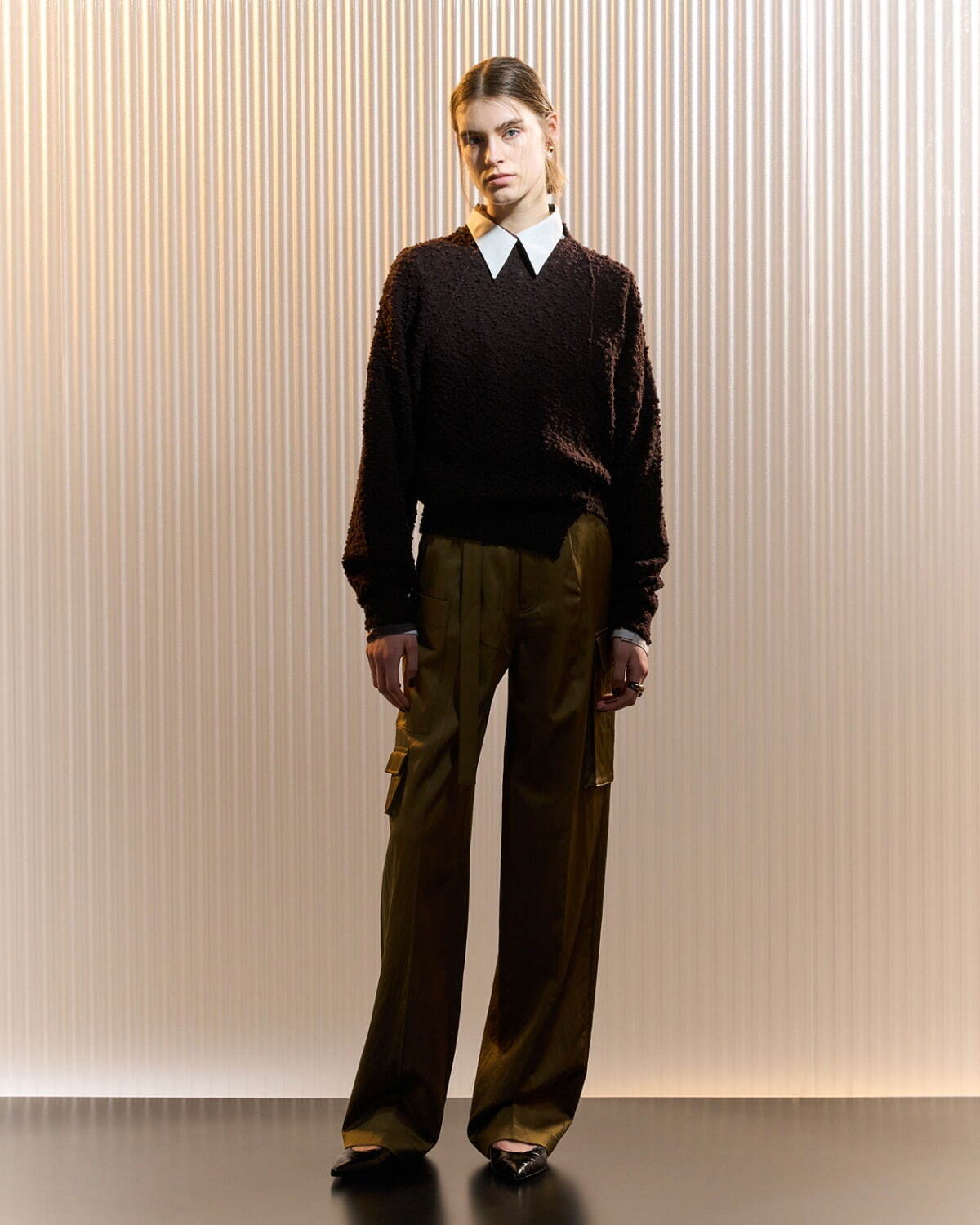 イン(IHNN) 2023-24年秋冬ウィメンズコレクション  - 写真3