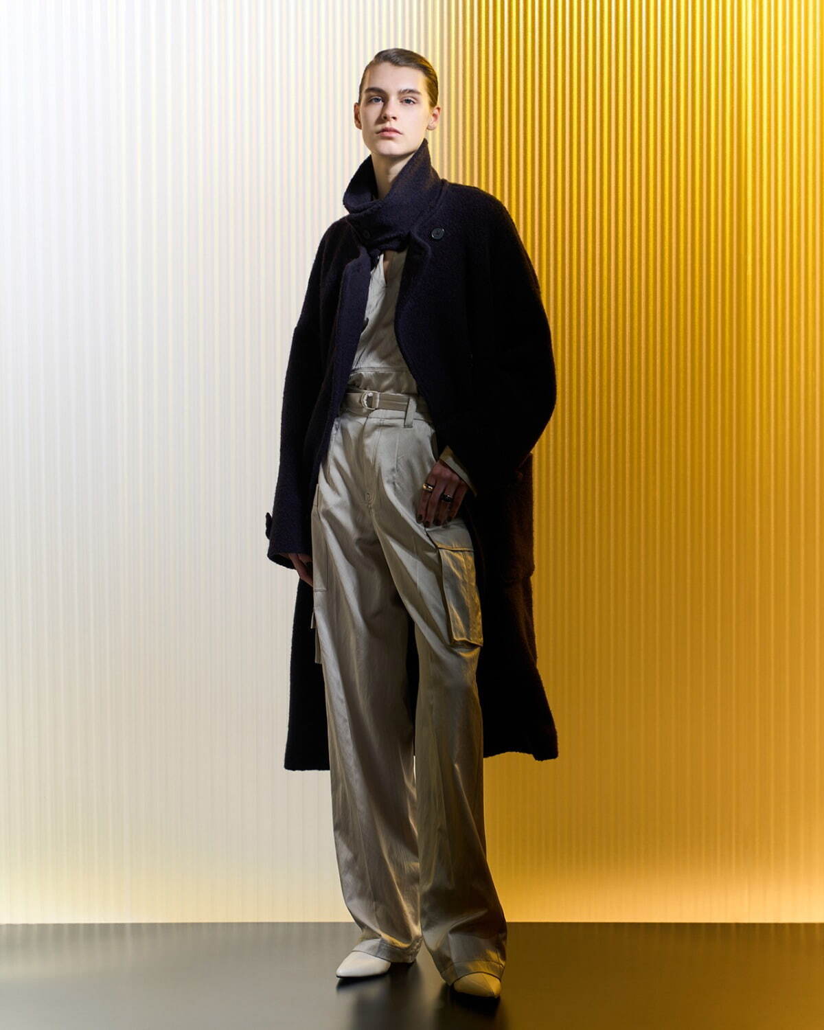 イン(IHNN) 2023-24年秋冬ウィメンズコレクション  - 写真6