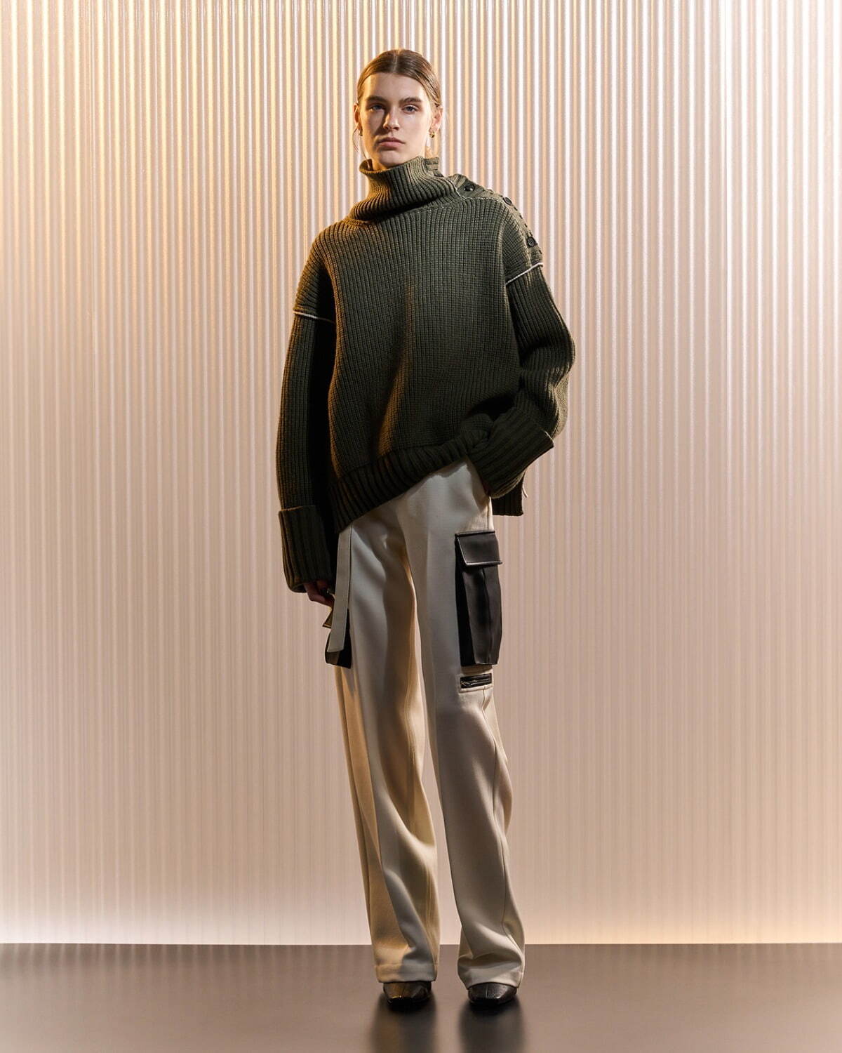 イン(IHNN) 2023-24年秋冬ウィメンズコレクション  - 写真11