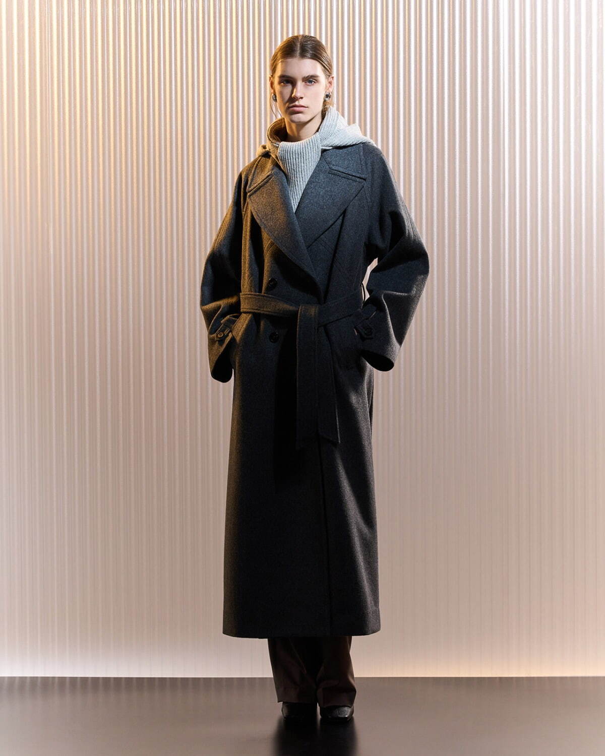 イン(IHNN) 2023-24年秋冬ウィメンズコレクション  - 写真14