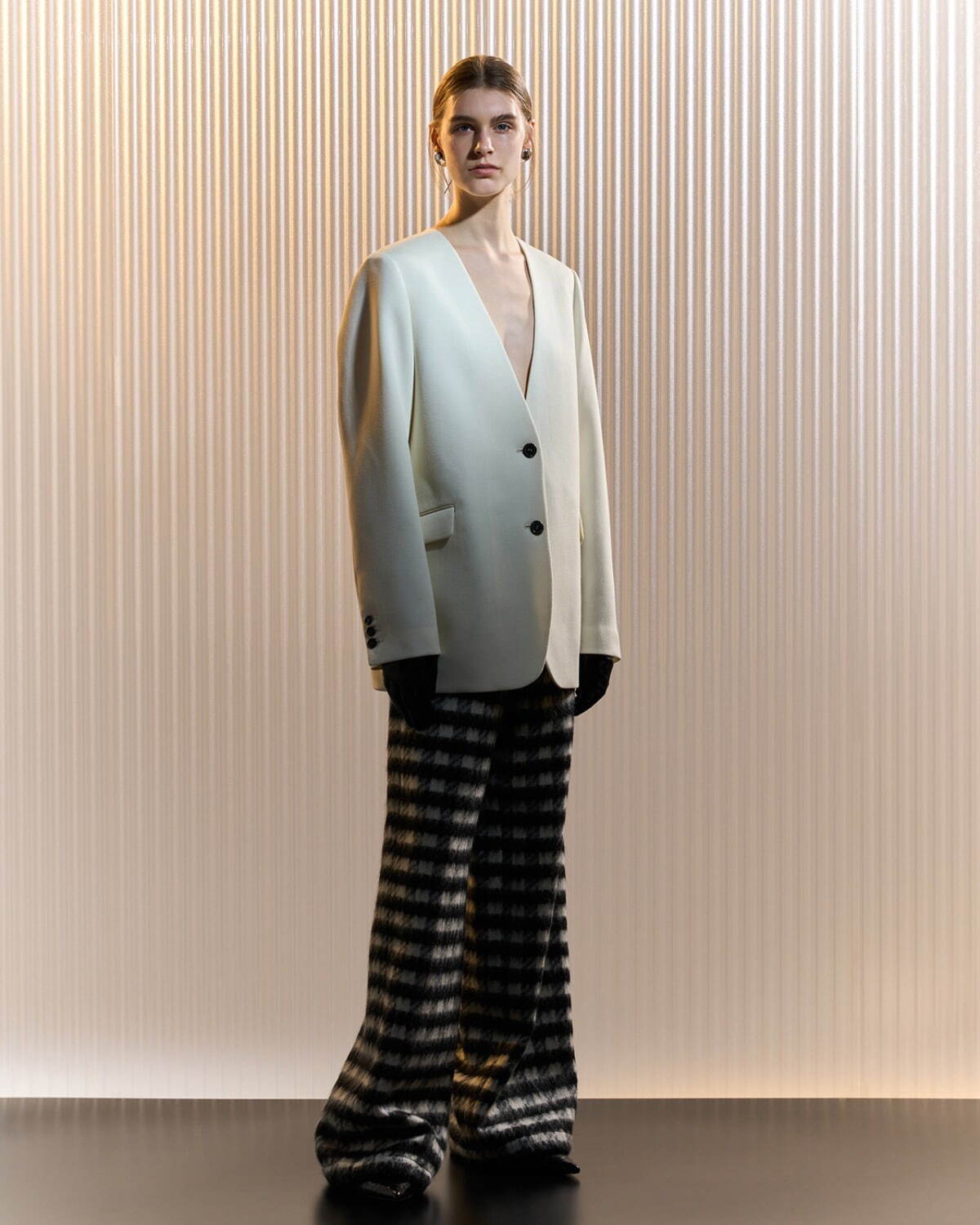 イン(IHNN) 2023-24年秋冬ウィメンズコレクション  - 写真19