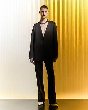 イン(IHNN) 2023-24年秋冬ウィメンズコレクション  - 写真1