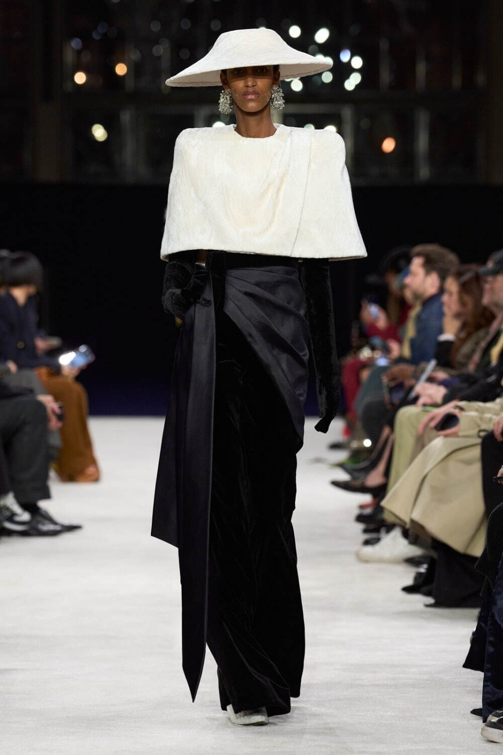 バルマン(BALMAIN) 2023-24年秋冬ウィメンズコレクション