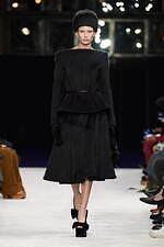 バルマン 2023-24年秋冬ウィメンズコレクション、メゾンのDNAを現代へ｜写真2