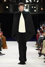 バルマン 2023-24年秋冬ウィメンズコレクション、メゾンのDNAを現代へ｜写真3