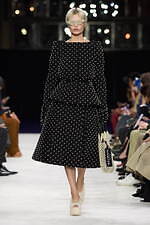 バルマン 2023-24年秋冬ウィメンズコレクション、メゾンのDNAを現代へ｜写真15