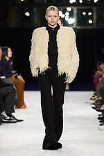 バルマン 2023-24年秋冬ウィメンズコレクション、メゾンのDNAを現代へ｜写真16