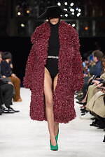 バルマン 2023-24年秋冬ウィメンズコレクション、メゾンのDNAを現代へ｜写真30