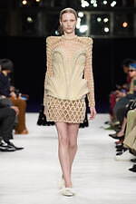 バルマン 2023-24年秋冬ウィメンズコレクション、メゾンのDNAを現代へ｜写真45