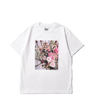 写真家・荒木経惟×スティーロのコラボTシャツ、花を映した3作品をプリント｜写真2